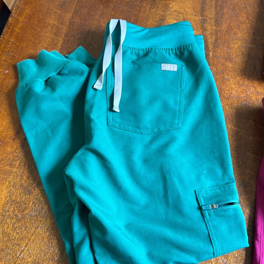 Figs Zamora jogger xsp like new